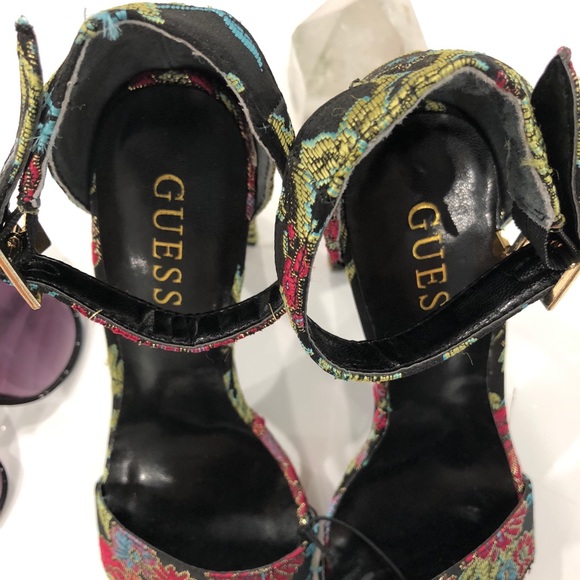 NWT Guess Floral Heels - Picture 3 of 4